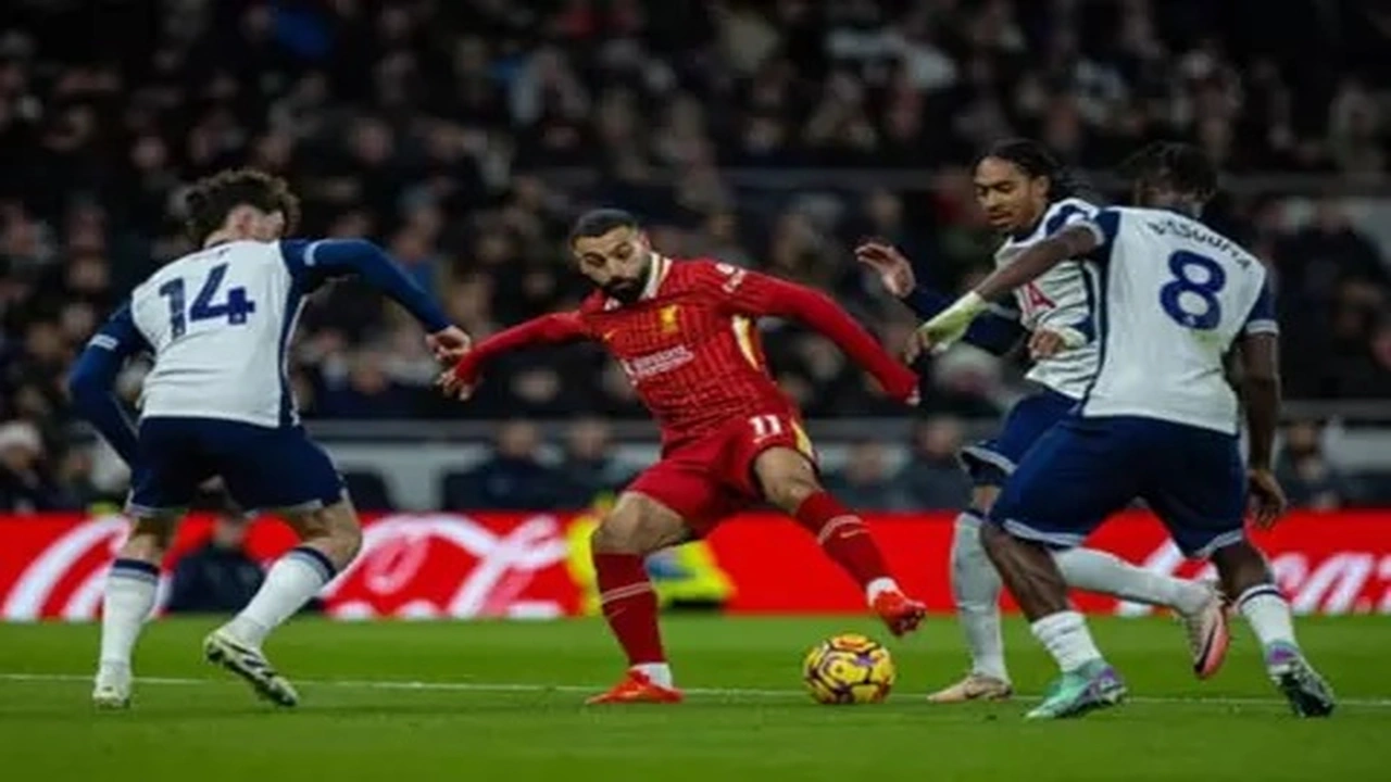موعد مواجهة ليفربول وتوتنهام في الدوري الإنجليزي والقنوات الناقلة للمباراة المرتقبة